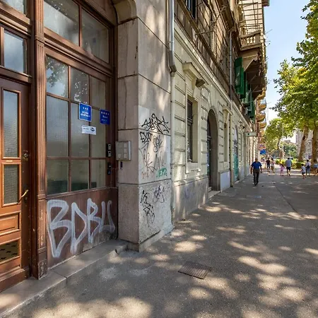 Bristol 2 * Rijeka